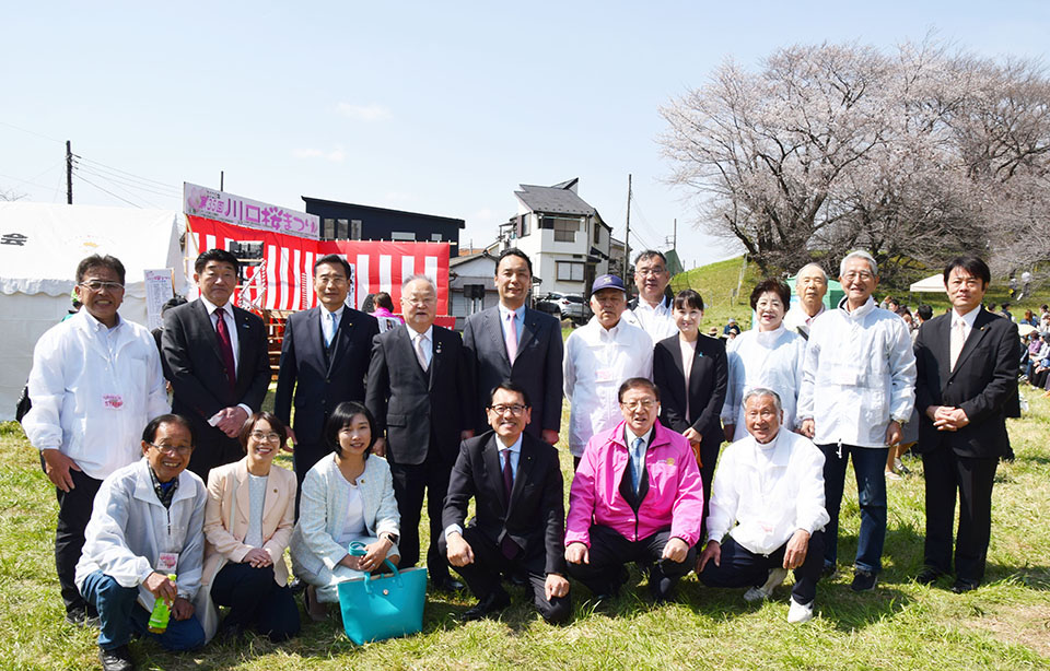 p1 川口桜祭り 川口市長、国会議員、県議、市議など多数参加の写真