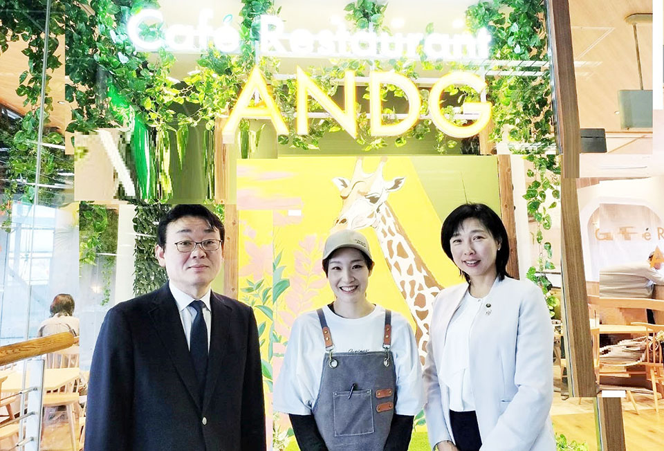 p4 カフェレストラン新規開店の写真